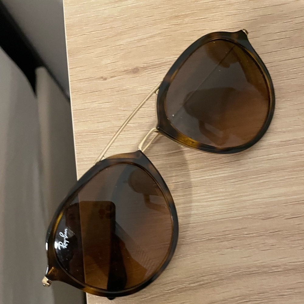 Ray Bans Tortoise and Gold